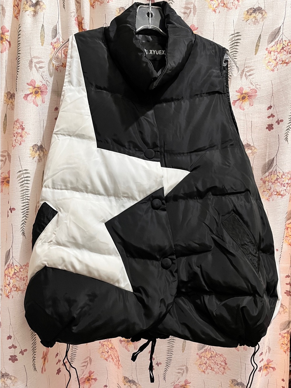 Women’s Black & White Colorblock Puffer Vest